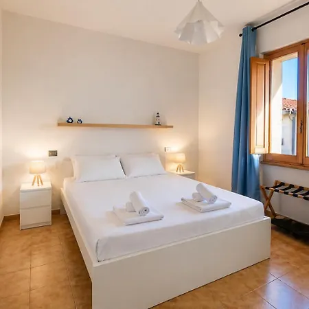 4br Apartment, 5 Minutes To The & 2ba Semesterbostad Santa Teresa Gallura
