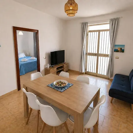 4br Apartment, 5 Minutes To The & 2ba * 圣特雷莎加卢拉