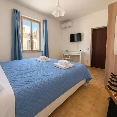 Semesterbostad 4br Apartment, 5 Minutes To The & 2ba