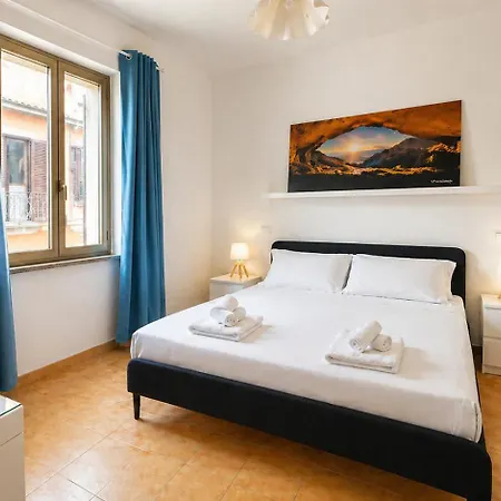 Semesterbostad 4br Apartment, 5 Minutes To The & 2ba Santa Teresa Gallura