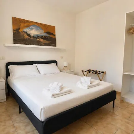 4br Apartment, 5 Minutes To The & 2ba